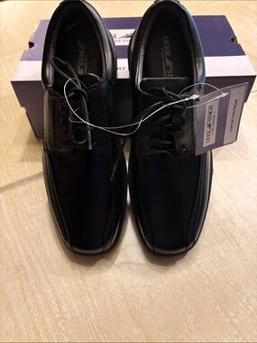New in box Deer Stags men’ shoes